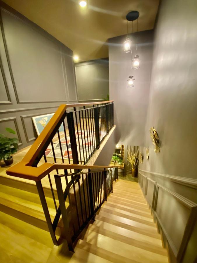 Faizal Madhi Homestay Kuching Exterior photo