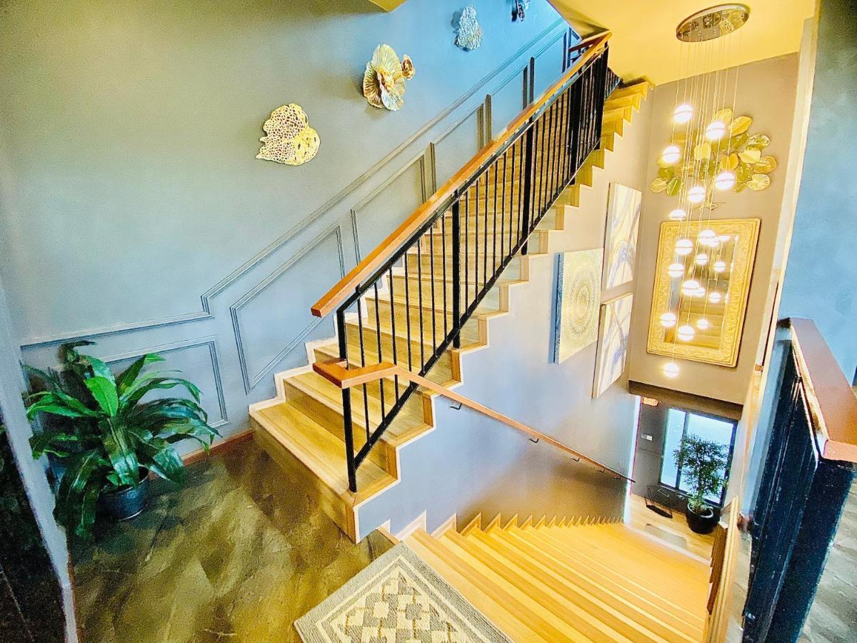 Faizal Madhi Homestay Kuching Exterior photo
